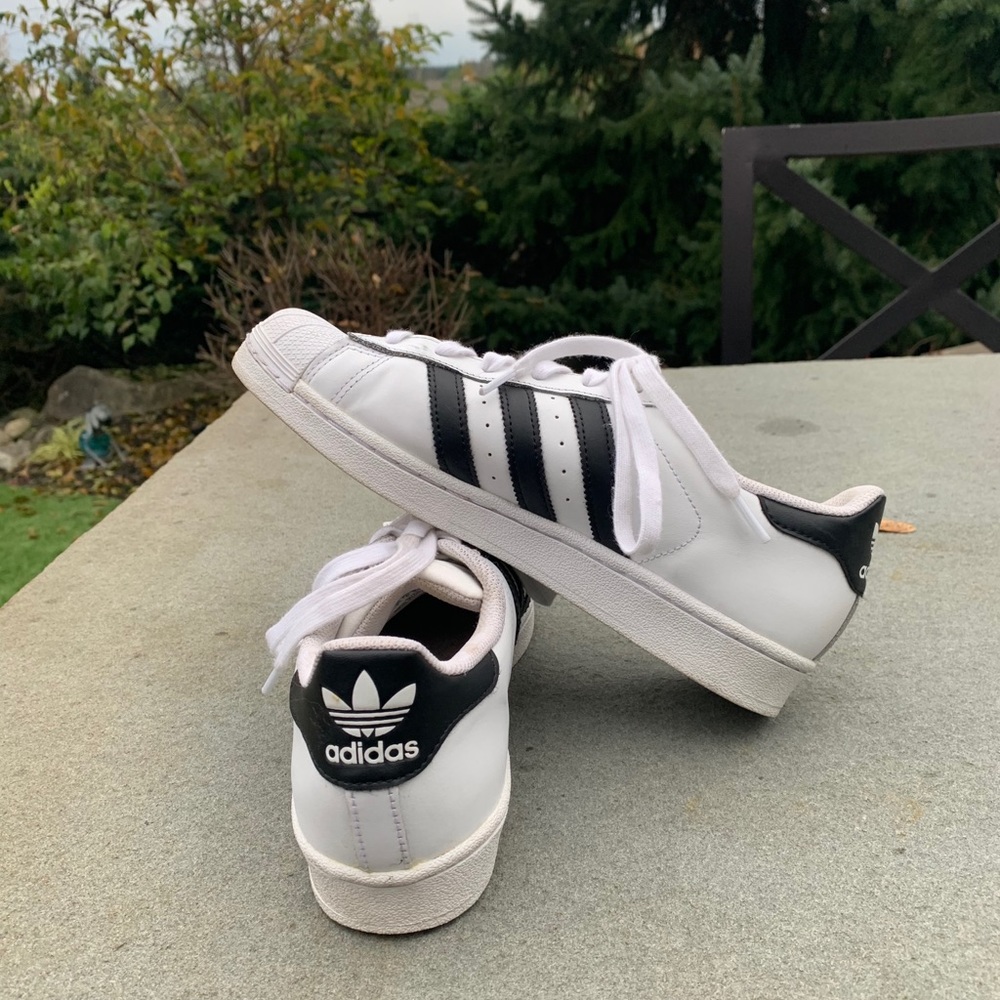 Adidas superstars